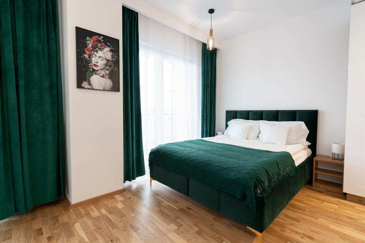 Apartamenty Wola Tower Warsaw Exterior photo