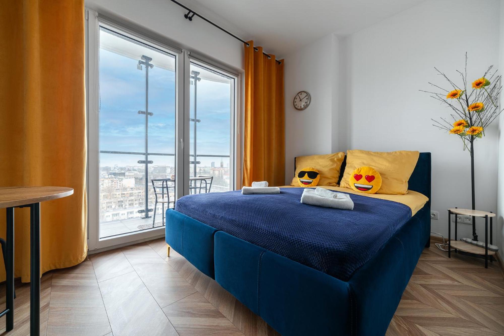 Apartamenty Wola Tower Warsaw Exterior photo