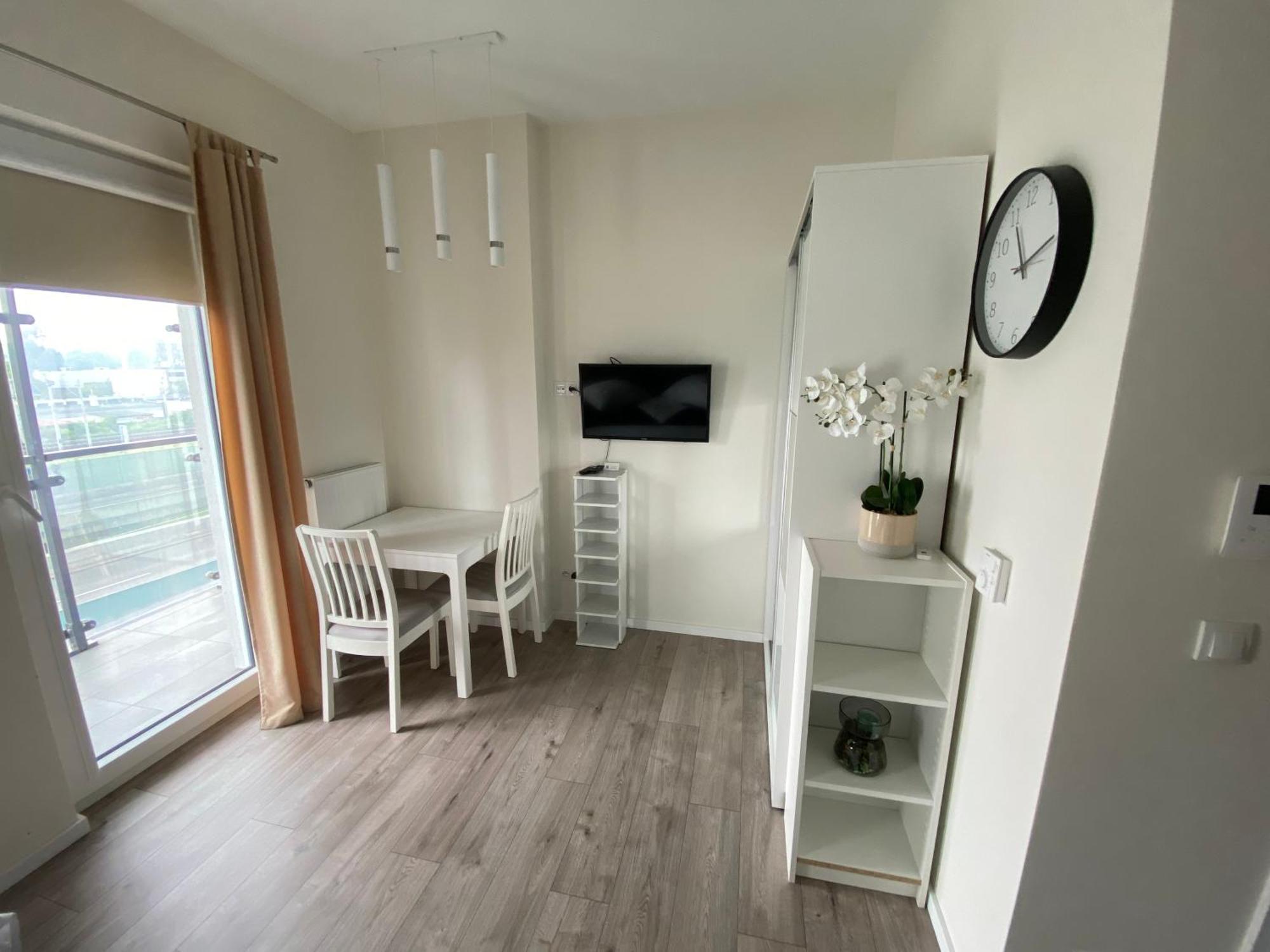 Apartamenty Wola Tower Warsaw Exterior photo