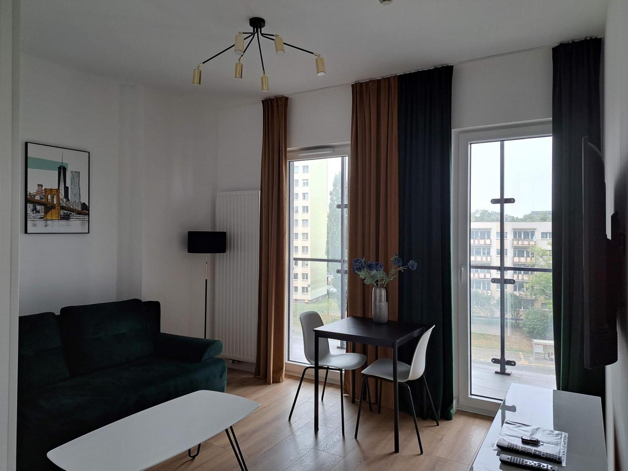 Apartamenty Wola Tower Warsaw Exterior photo