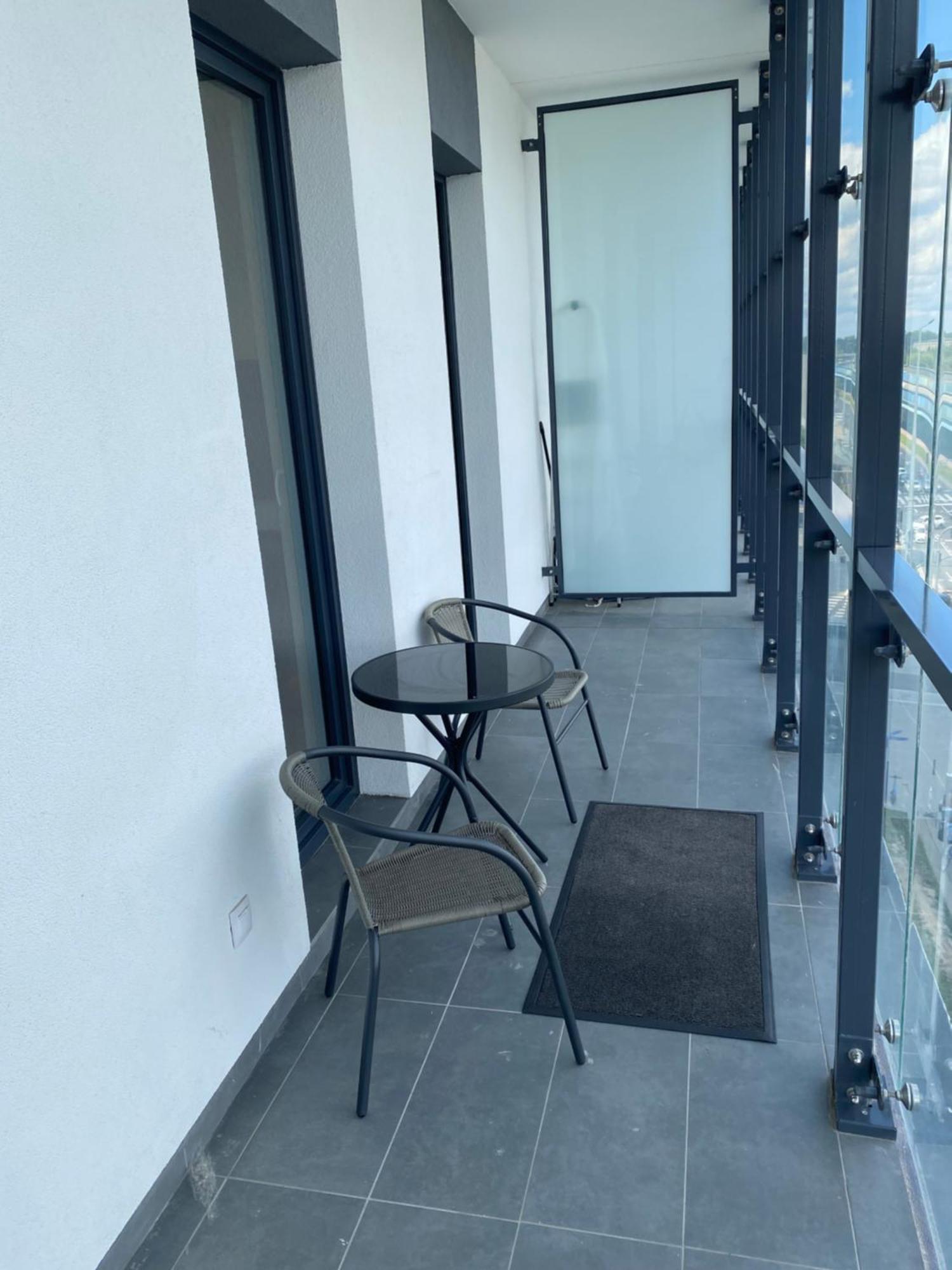 Apartamenty Wola Tower Warsaw Exterior photo